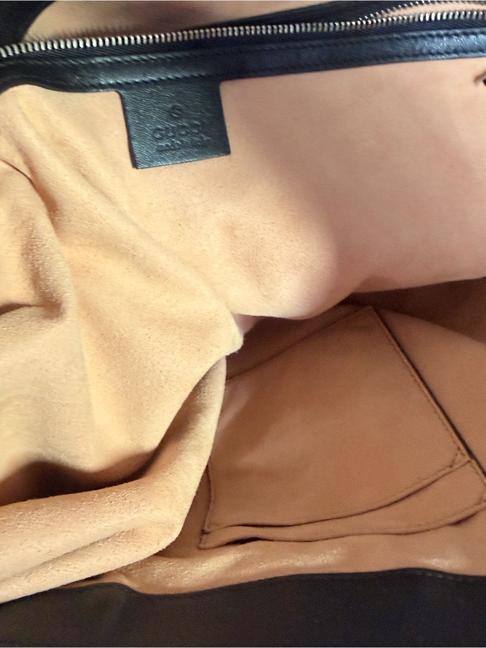 Gucci
Dog Embroidered Extra Large Dionysus Hobo - Picture 14 of 17